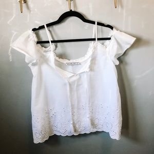 Abercrombie Eyelet Cold-Shoulder Top in White sz S